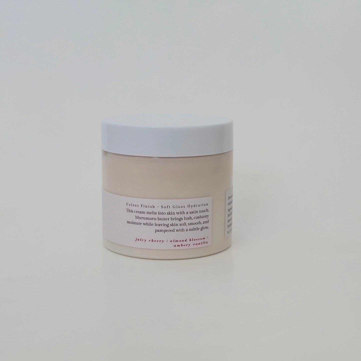 Non-greasy winter body cream with murumuru butter for dry skin