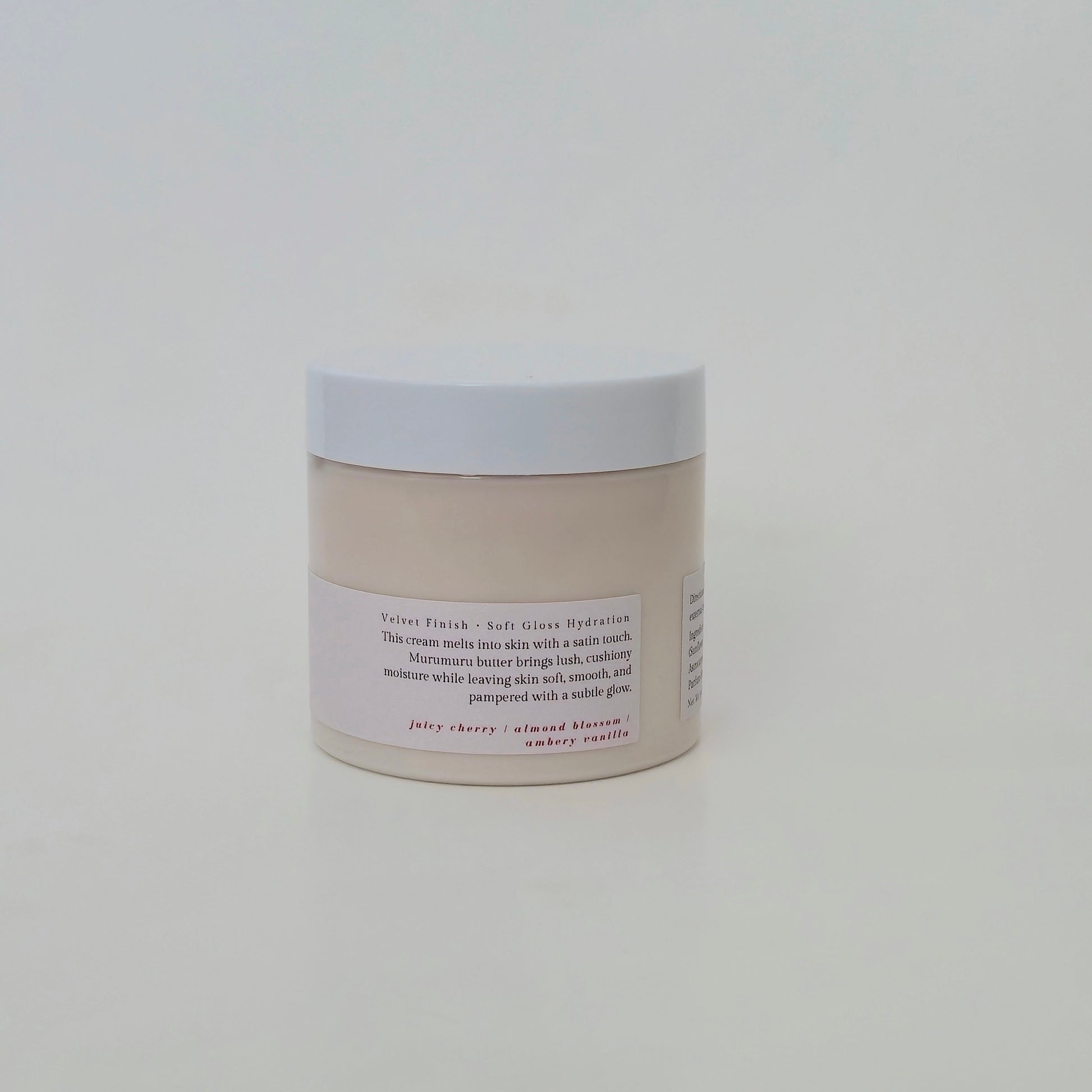 Non-greasy winter body cream with murumuru butter for dry skin