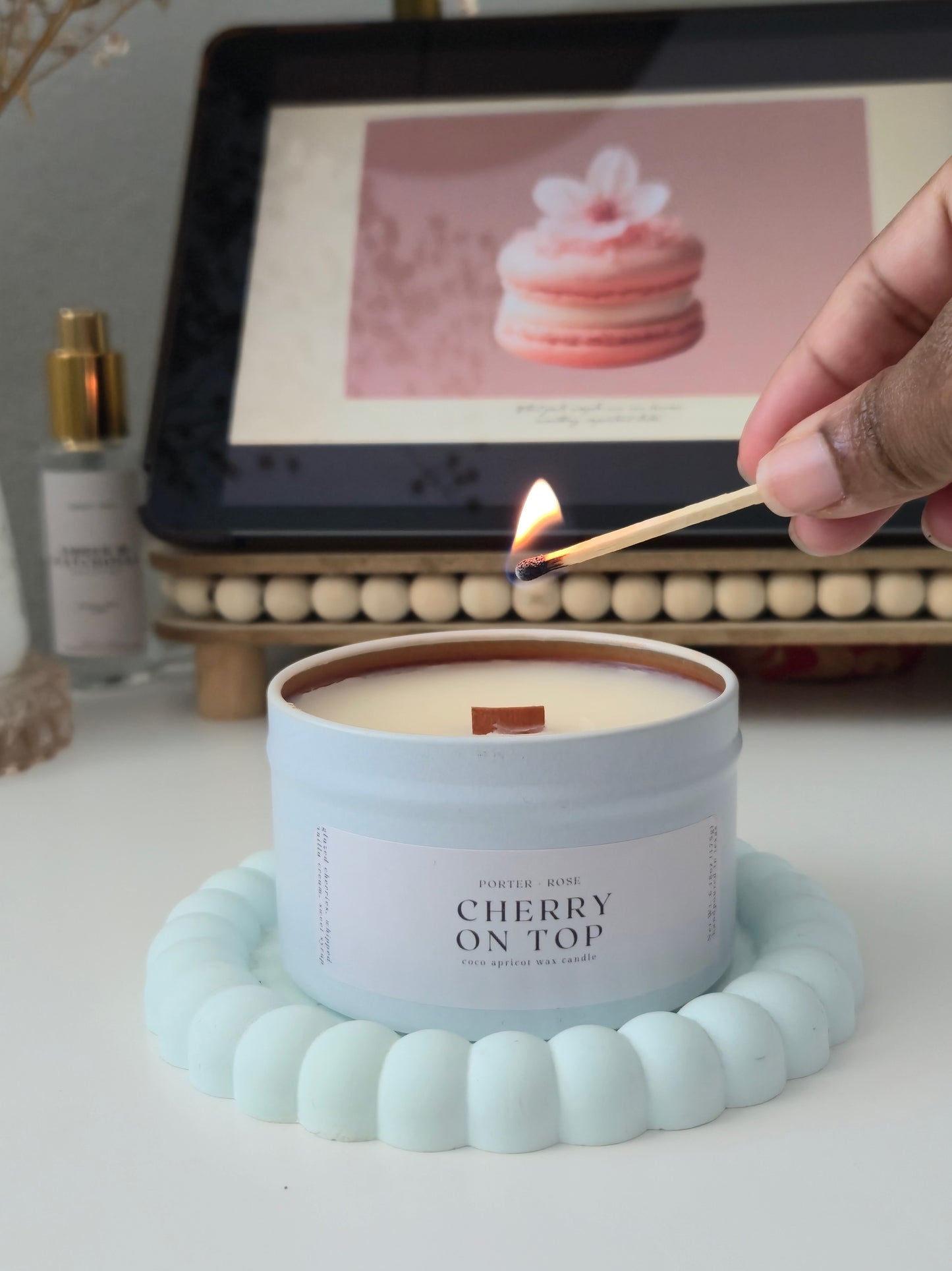 hand lighting porter + rose cherry on top wooden wick candle